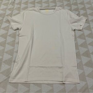 NWOT Oliver’s apparels district tee shirt bone